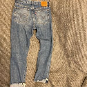Size 27 jeans from Levi’s. Only worn a few times